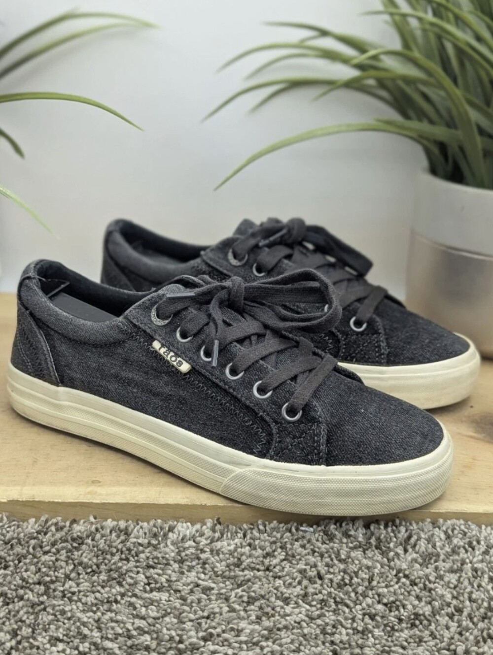 Taos Plim Soul Women's Size 7 Casual Walking Lace Up Gym Shoes